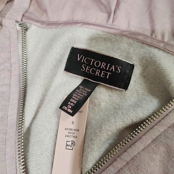NWT Victoria's Secret Baby Pink Fleece Satin Jacket Small - Picture 2 of 9